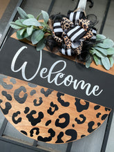 Load image into Gallery viewer, Welcome Leopard PT Door Hanger
